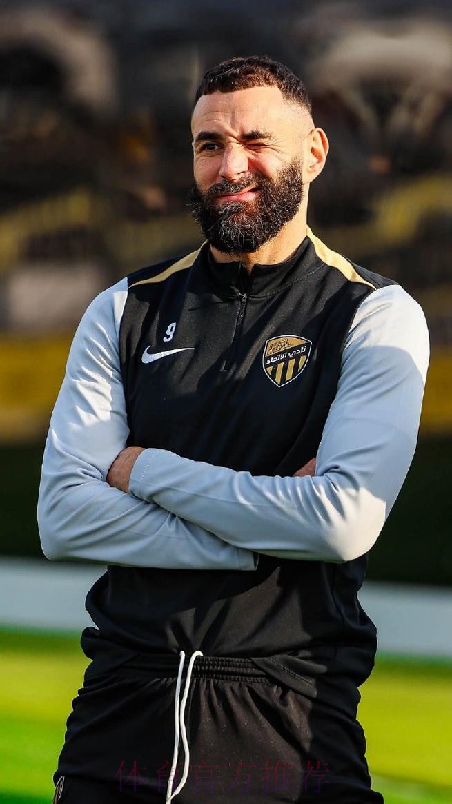 金特尔:本泽马是顶级射手 他保持了高水平很多年 金特尔:本泽马是顶级射手 他保持了高水平很多年