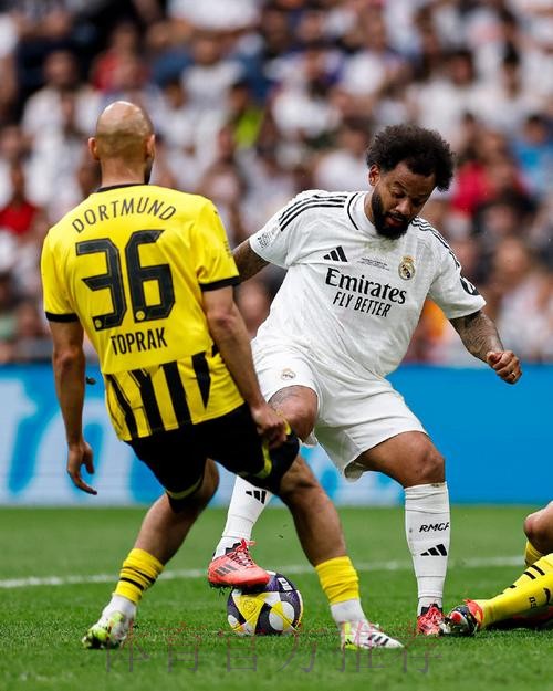 阿斯:本赛季在罗马9球6助 皇马满意马约拉尔表现 阿斯:本赛季在罗马9球6助 皇马满意马约拉尔表现